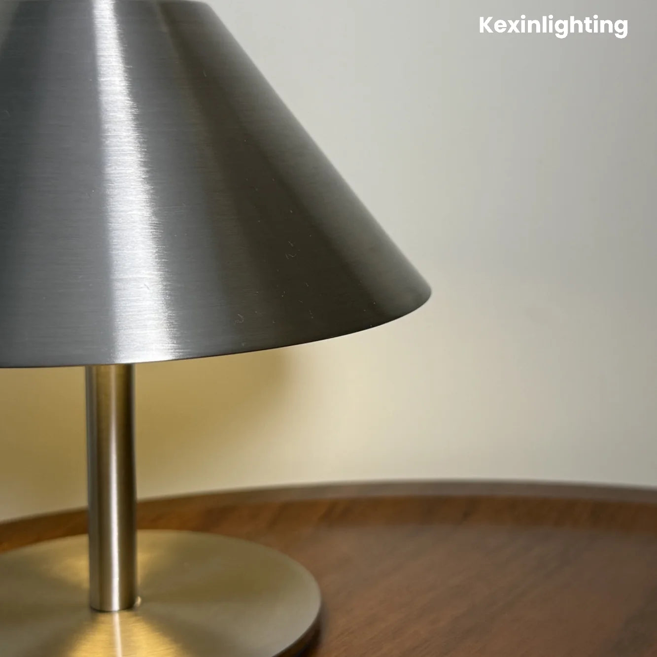 Linea™ Metal Table Lamp