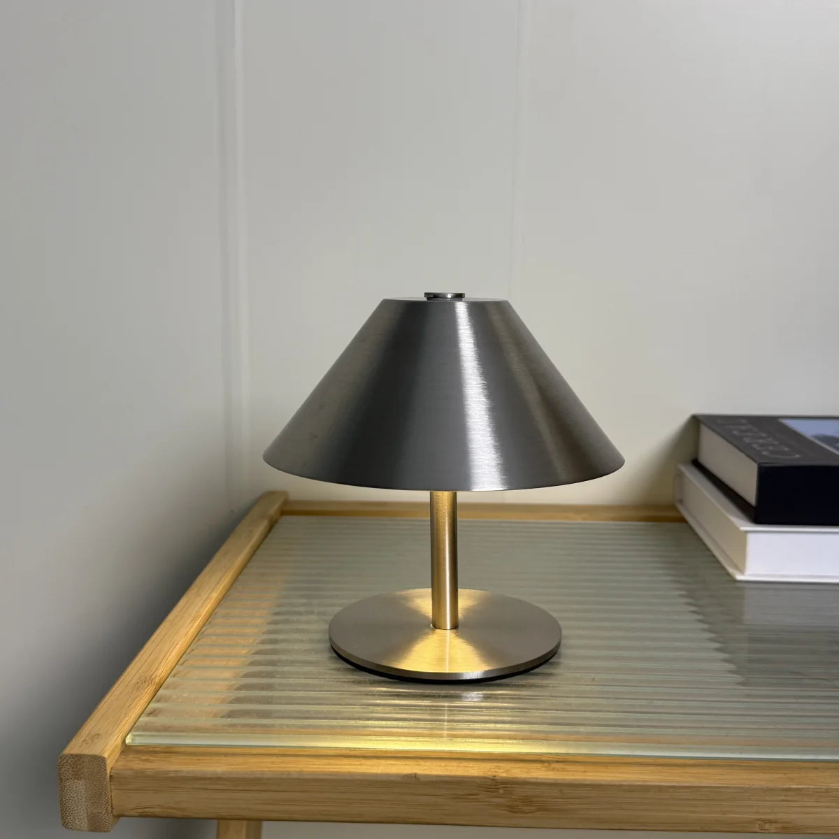Linea™ Metal Table Lamp