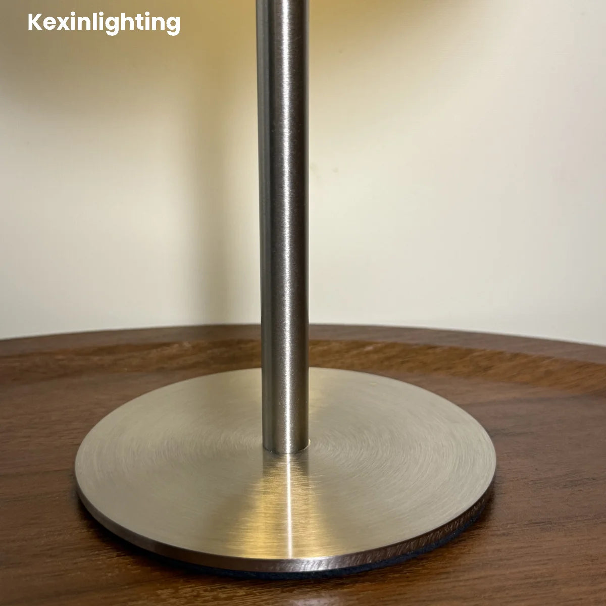 Linea™ Metal Table Lamp